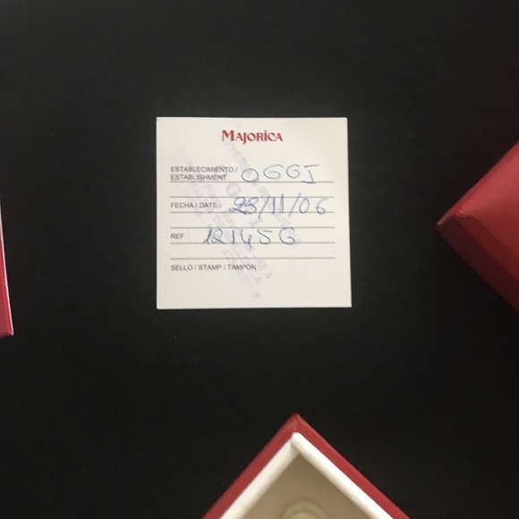 MAJORICA 18” length Pearls with Earings. Traditional and Classic - Picture 10 of 14